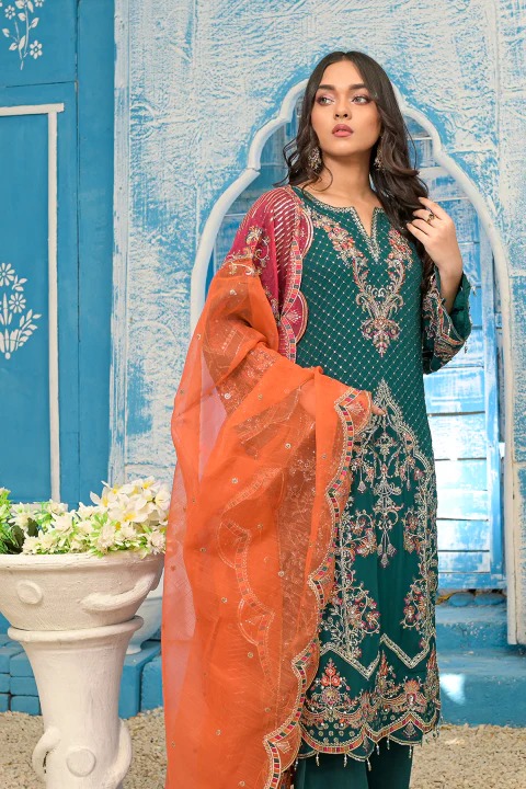 Women’s Green Embroidered Kurta Set with Orange Dupatta - Image 2