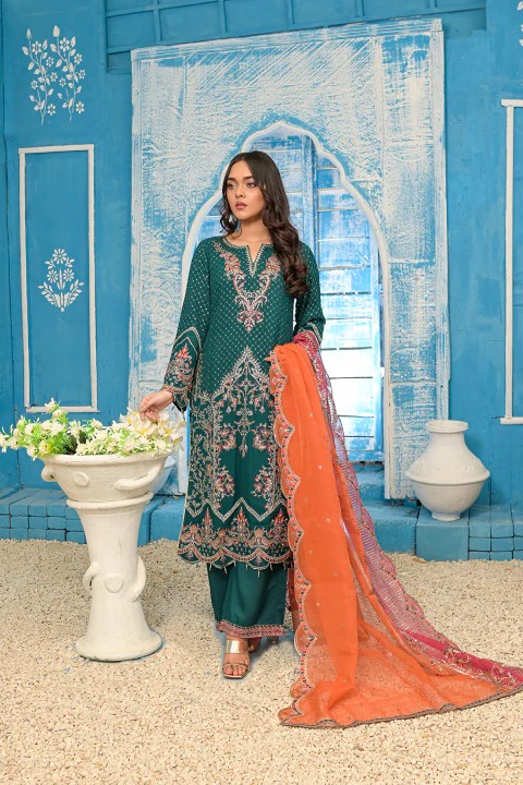 Women’s Green Embroidered Kurta Set with Orange Dupatta